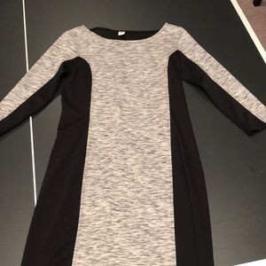 Old Navy Black/Gray Form Fitting Dress